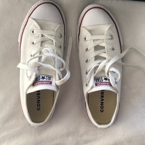 White Converse size 3 Youth!